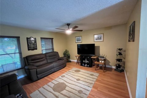 Villa ou maison à vendre à Orlando, Floride: 2 chambres, 95.22 m2 № 2408102 - photo 9