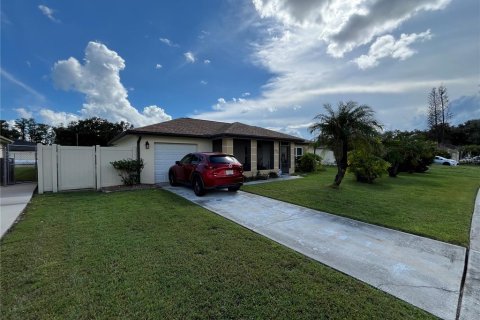 Villa ou maison à vendre à Orlando, Floride: 2 chambres, 95.22 m2 № 2408102 - photo 3