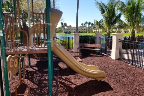 Купить кондоминиум в Хомстед, Флорида 2 спальни, 85.47м2, № 2035309 - фото 25