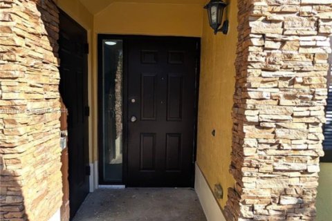 Купить кондоминиум в Хомстед, Флорида 2 спальни, 85.47м2, № 2035309 - фото 4