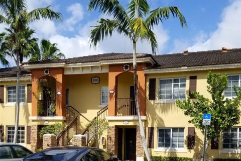 Купить кондоминиум в Хомстед, Флорида 2 спальни, 85.47м2, № 2035309 - фото 2