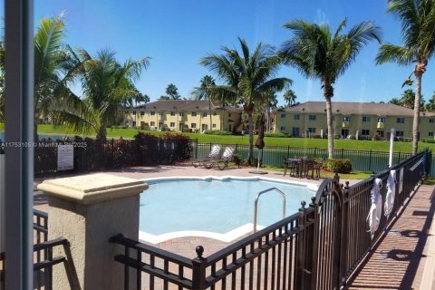 Купить кондоминиум в Хомстед, Флорида 2 спальни, 85.47м2, № 2035309 - фото 24