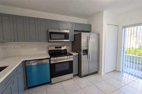 Купить кондоминиум в Хомстед, Флорида 2 спальни, 85.47м2, № 2035309 - фото 7