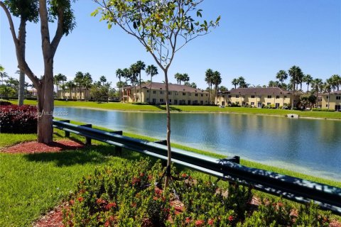 Купить кондоминиум в Хомстед, Флорида 2 спальни, 85.47м2, № 2035309 - фото 29