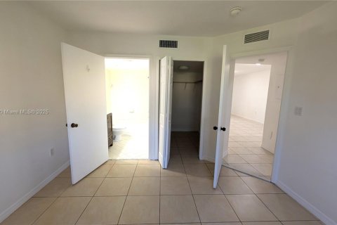 Купить кондоминиум в Хомстед, Флорида 2 спальни, 85.47м2, № 2035309 - фото 11