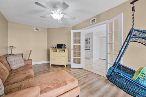 Condo in Port Orange, Florida, 3 bedrooms  № 1894463 - photo 9