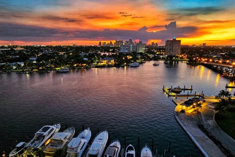 Condo in Fort Lauderdale, Florida, 2 bedrooms  № 2398220