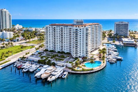 Condo in Fort Lauderdale, Florida, 2 bedrooms  № 2398220 - photo 9