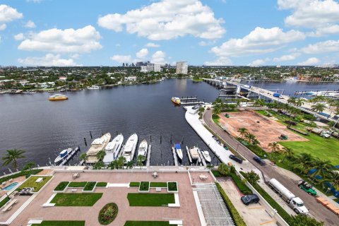 Condo in Fort Lauderdale, Florida, 2 bedrooms  № 2398220 - photo 8