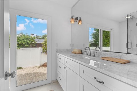Villa ou maison à vendre à Bradenton, Floride: 4 chambres, 314.38 m2 № 2398632 - photo 25