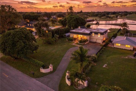 Villa ou maison à vendre à Bradenton, Floride: 4 chambres, 314.38 m2 № 2398632 - photo 4