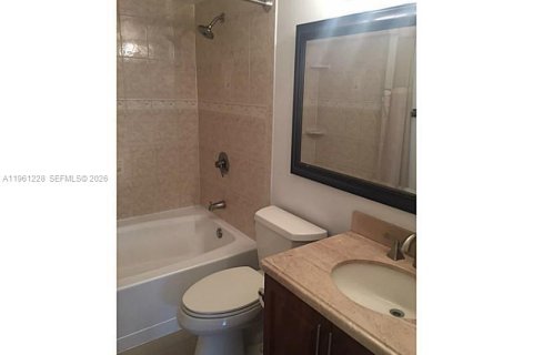 Condominio en alquiler en Miramar, Florida, 2 dormitorios, 91.32 m2 № 2025988 - foto 9