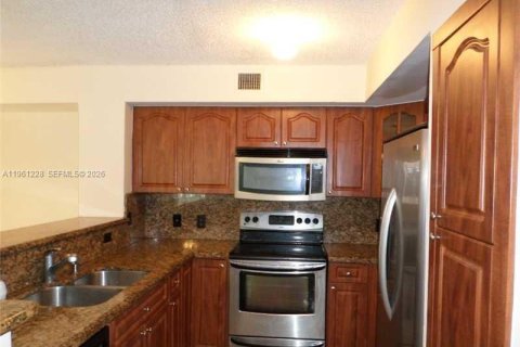 Condominio en alquiler en Miramar, Florida, 2 dormitorios, 91.32 m2 № 2025988 - foto 8