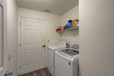 House in Riverview, Florida 4 bedrooms, 166.48 sq.m. № 2199475 - photo 21