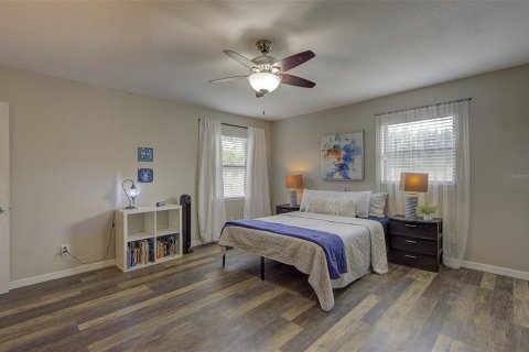 House in Riverview, Florida 4 bedrooms, 166.48 sq.m. № 2199475 - photo 28