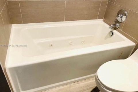 Studio in the Condo in North Miami Beach, Florida  № 1997282 - photo 11