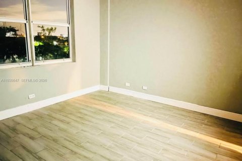 Studio in the Condo in North Miami Beach, Florida  № 1997282 - photo 9