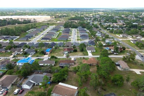 House in Spring Hill, Florida 3 bedrooms, 185.62 sq.m. № 2202920 - photo 28