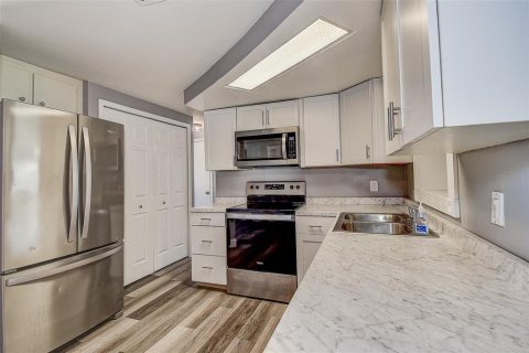 Casa en venta en Holiday, Florida, 3 dormitorios, 139.73 m2 № 1908676 - foto 11