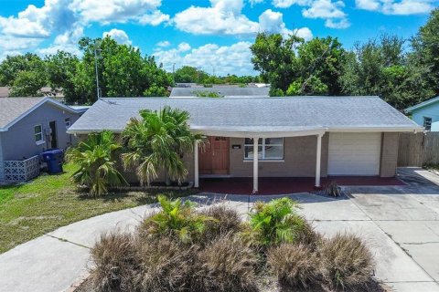 Casa en venta en Holiday, Florida, 3 dormitorios, 139.73 m2 № 1908676 - foto 1
