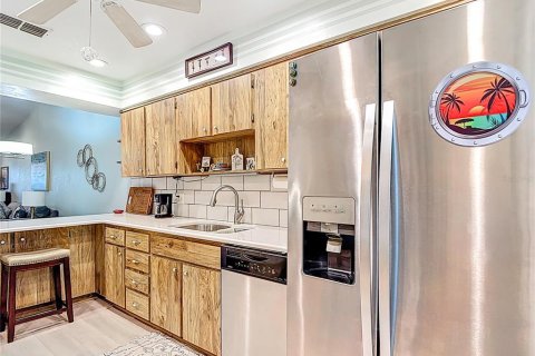 Condo in Port Richey, Florida, 2 bedrooms  № 1901902 - photo 12