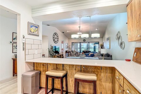 Condo in Port Richey, Florida, 2 bedrooms  № 1901902 - photo 17