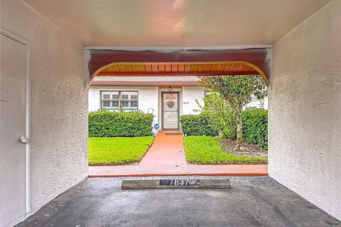 Condo in Port Richey, Florida, 2 bedrooms  № 1901902 - photo 6