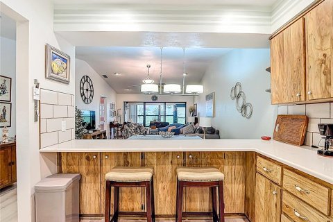 Condo in Port Richey, Florida, 2 bedrooms  № 1901902 - photo 15