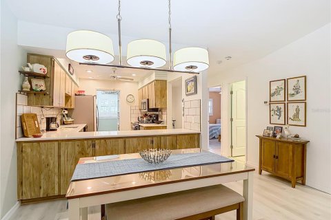 Condo in Port Richey, Florida, 2 bedrooms  № 1901902 - photo 18