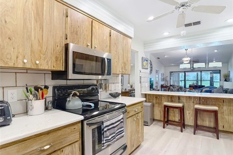 Condo in Port Richey, Florida, 2 bedrooms  № 1901902 - photo 14