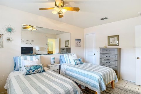 Condo in Port Richey, Florida, 2 bedrooms  № 1901902 - photo 3
