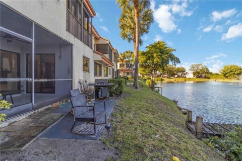 Снять в аренду таунхаус в Холливуд, Флорида 2 спальни, 115.01м2, № 1988396 - фото 27