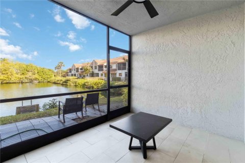 Снять в аренду таунхаус в Холливуд, Флорида 2 спальни, 115.01м2, № 1988396 - фото 25