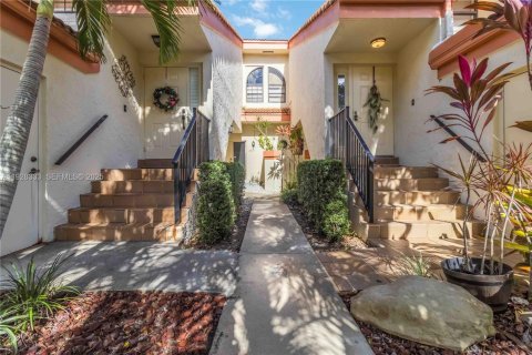 Снять в аренду таунхаус в Холливуд, Флорида 2 спальни, 115.01м2, № 1988396 - фото 3