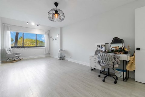 Снять в аренду таунхаус в Холливуд, Флорида 2 спальни, 115.01м2, № 1988396 - фото 20