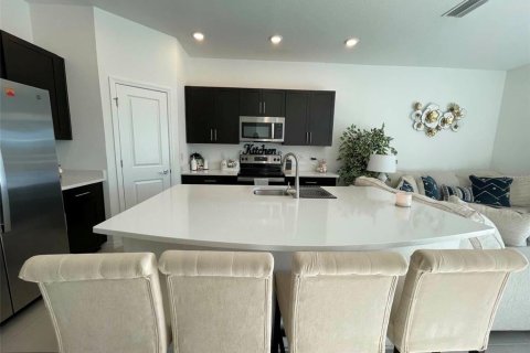 Townhouse in Wesley Chapel, Florida 3 bedrooms, 127.55 sq.m. № 2203850 - photo 7