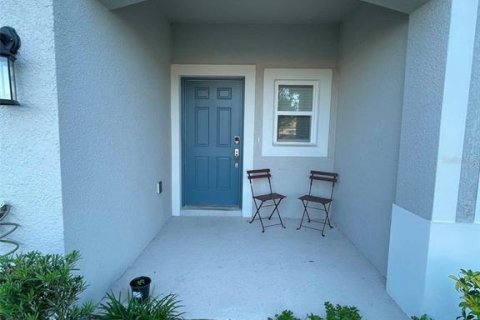 Townhouse in Wesley Chapel, Florida 3 bedrooms, 127.55 sq.m. № 2203850 - photo 2