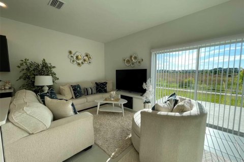 Townhouse in Wesley Chapel, Florida 3 bedrooms, 127.55 sq.m. № 2203850 - photo 5