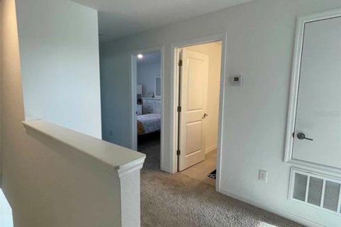 Townhouse in Wesley Chapel, Florida 3 bedrooms, 127.55 sq.m. № 2203850 - photo 13