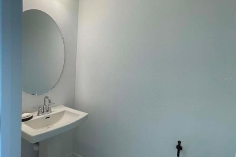 Townhouse in Wesley Chapel, Florida 3 bedrooms, 127.55 sq.m. № 2203850 - photo 11