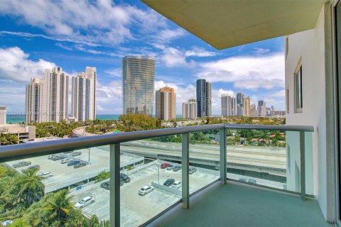 Condo in Sunny Isles Beach, Florida, 2 bedrooms  № 1862793 - photo 10