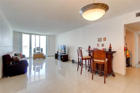 Condo in Sunny Isles Beach, Florida, 2 bedrooms  № 1862793 - photo 5