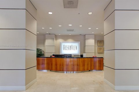 Condo in Sunny Isles Beach, Florida, 2 bedrooms  № 1862793 - photo 19