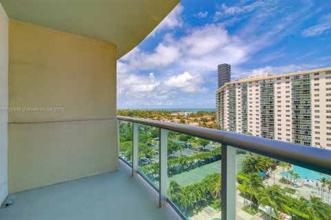 Condo in Sunny Isles Beach, Florida, 2 bedrooms  № 1862793 - photo 9