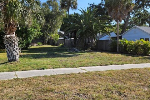 Terreno en venta en Gulfport, Florida № 1917408 - foto 1