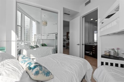 Condo in Sunny Isles Beach, Florida, 2 bedrooms  № 1790741 - photo 18