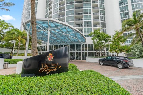 Condo in Sunny Isles Beach, Florida, 2 bedrooms  № 1790741 - photo 16