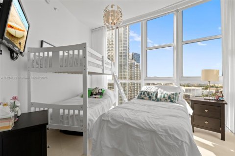 Condo in Sunny Isles Beach, Florida, 2 bedrooms  № 1790741 - photo 17