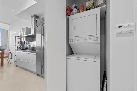 Condo in Sunny Isles Beach, Florida, 2 bedrooms  № 1790741 - photo 14
