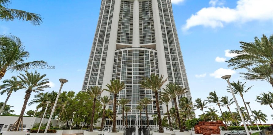 Condo in Sunny Isles Beach, Florida, 2 bedrooms  № 1790741